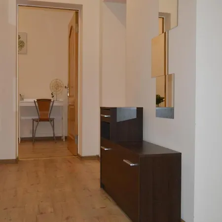 Spacious Center Family 2 Bedrooms